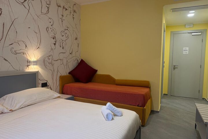 Room 20 of 104