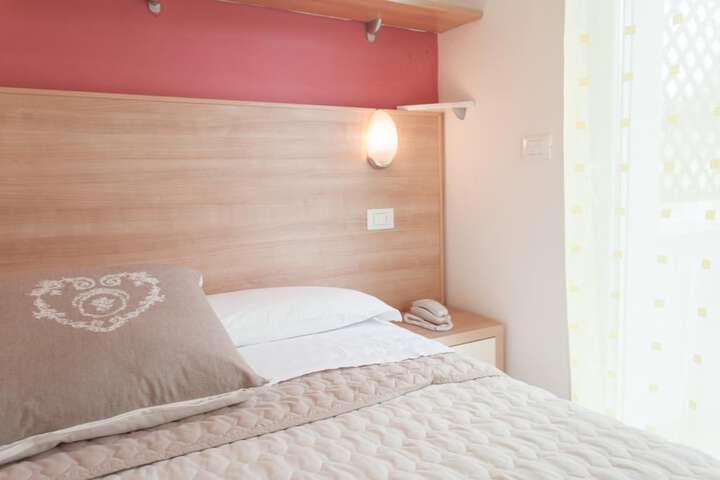 Room 14 of 61