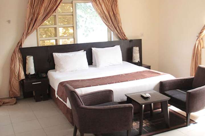 Room 7 of 14