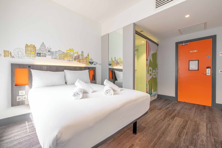 Room 52 of 72