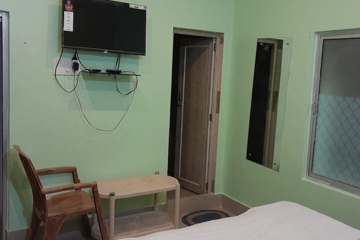 Room 13 of 23