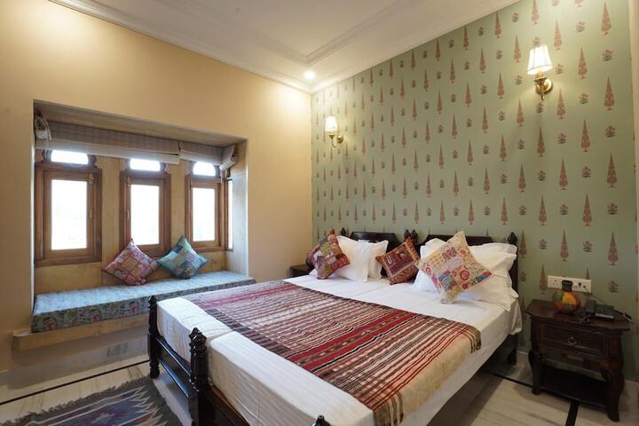 Room 6 of 17