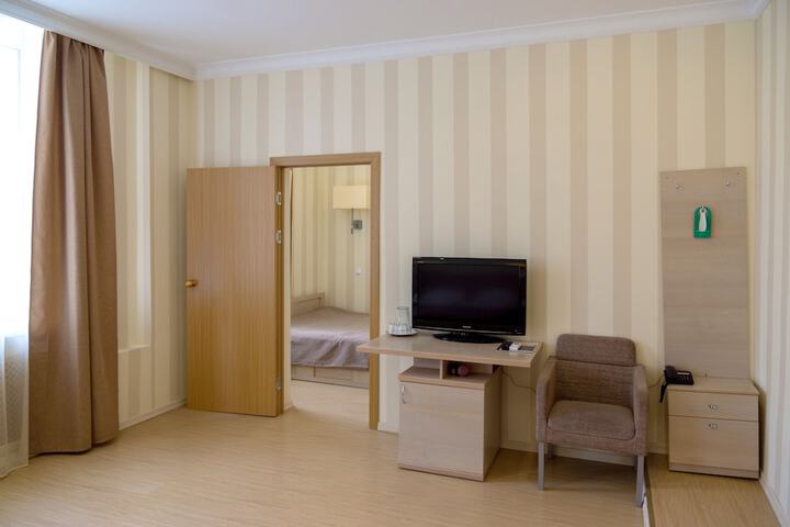 Room 9 of 39