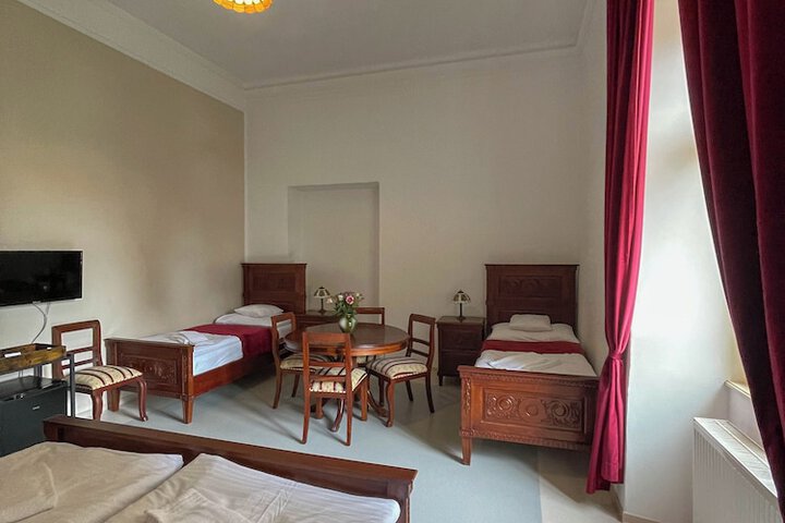 Room 12 of 29