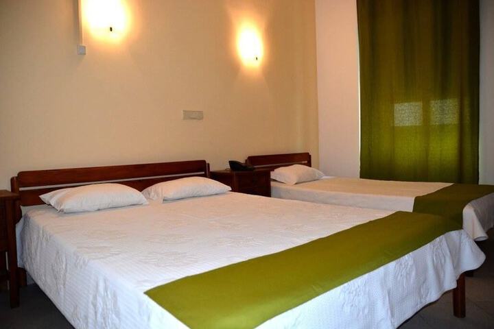 Room 5 of 17
