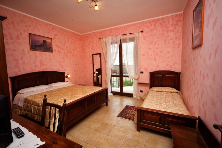 Room 4 of 35