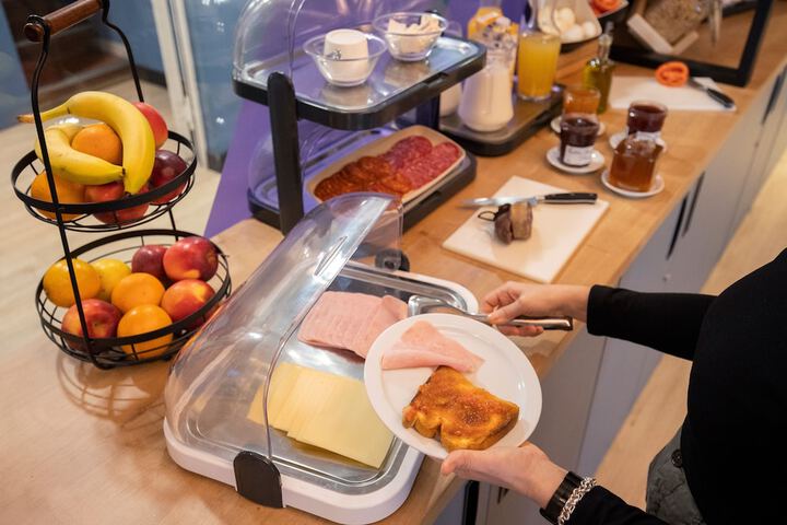 Breakfast/Coffee Service 40 of 55