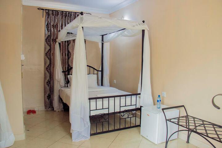 Room 14 of 53