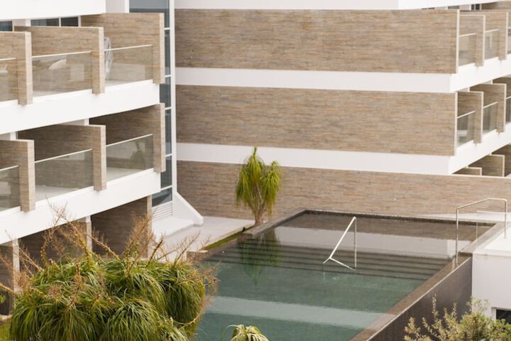 Hotel Pool