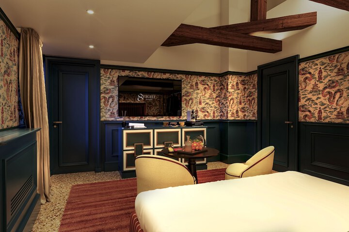 Room 15 of 36