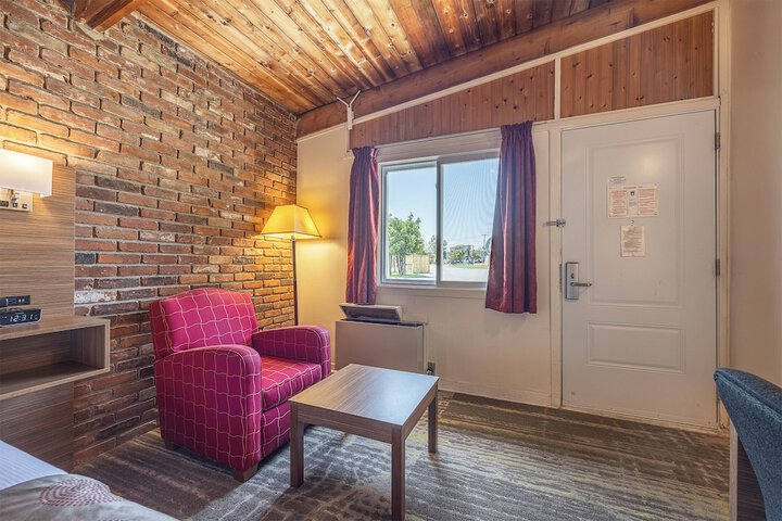 Room 12 of 46