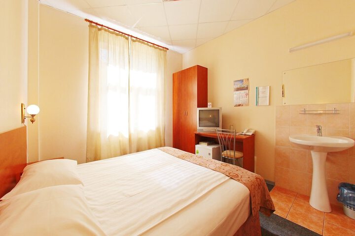 Room 13 of 61
