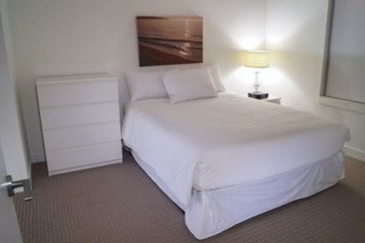 Room 9 of 24