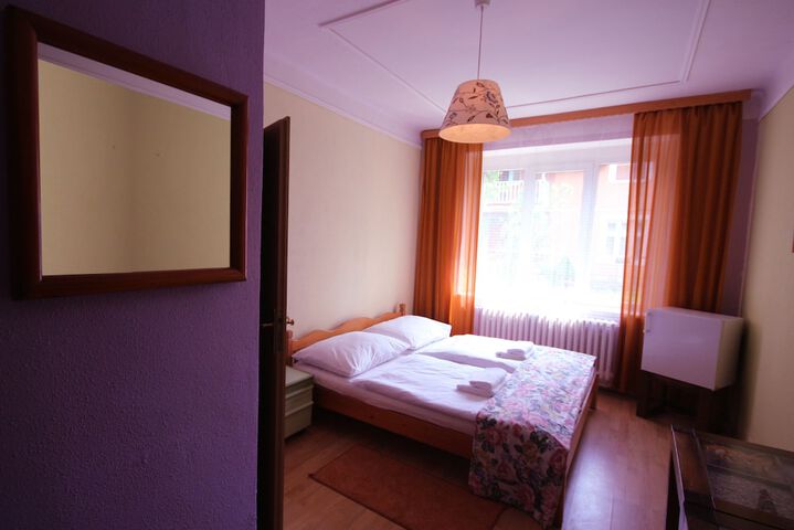 Room 6 of 45
