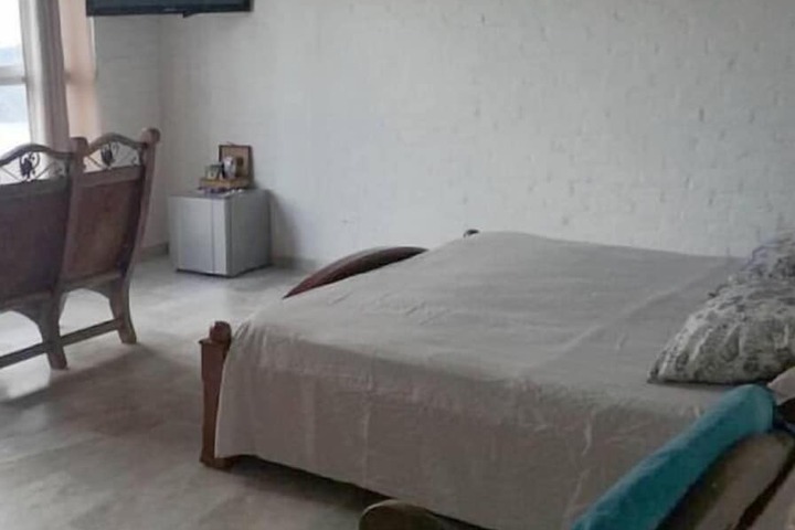 Room 16 of 39