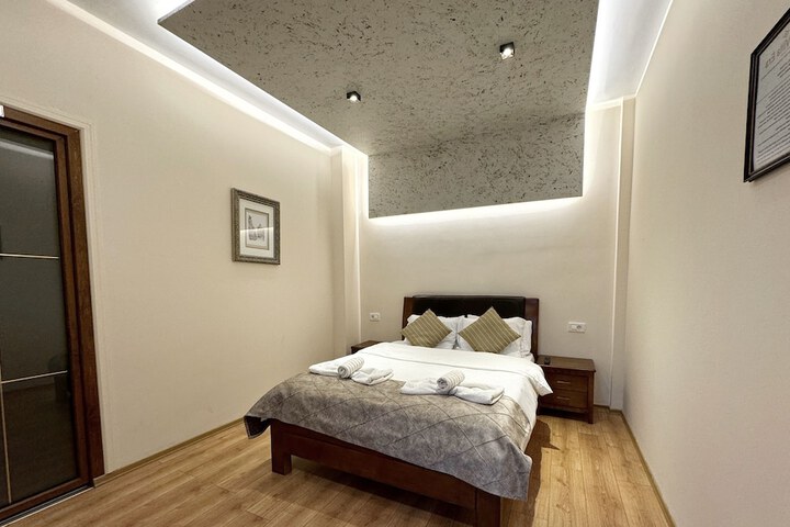 Room 42 of 121