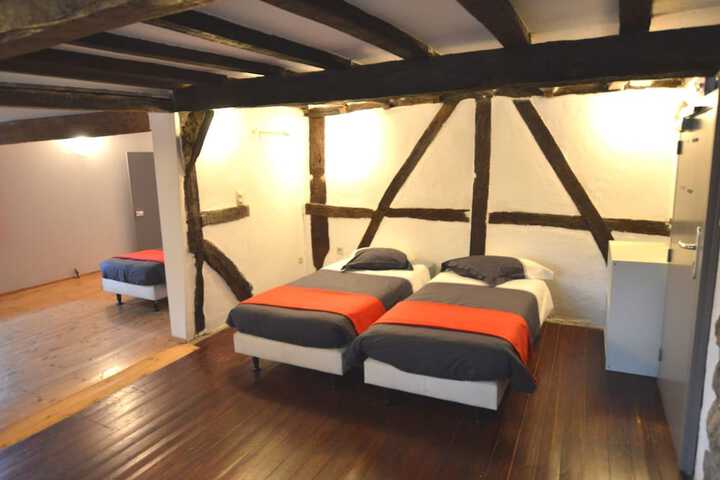 Room 2 of 44