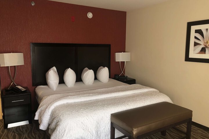 1 King Bed (13 of 14)