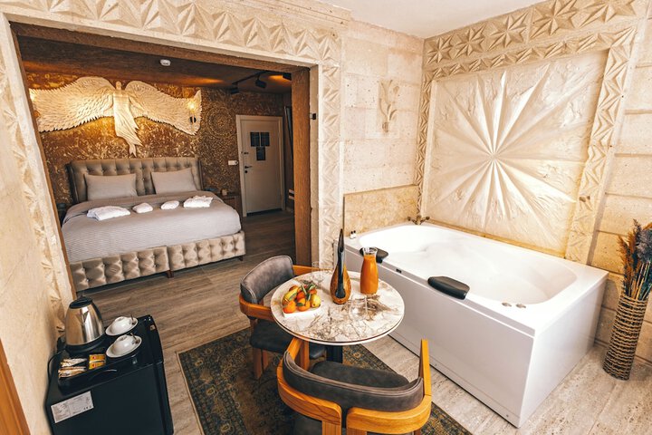 Room 15 of 244