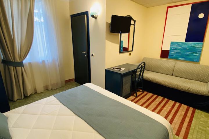 Room 13 of 40