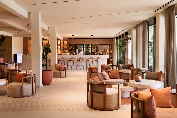 Hotel Interior 6 of 133