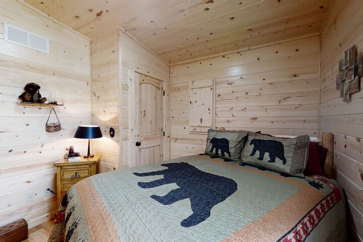 Room 5 of 33