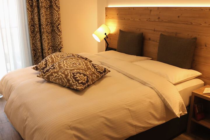 Room 6 of 115
