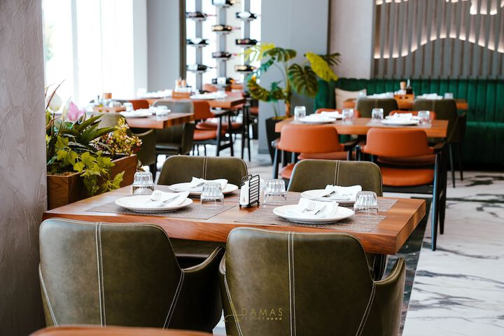Dining 111 of 148