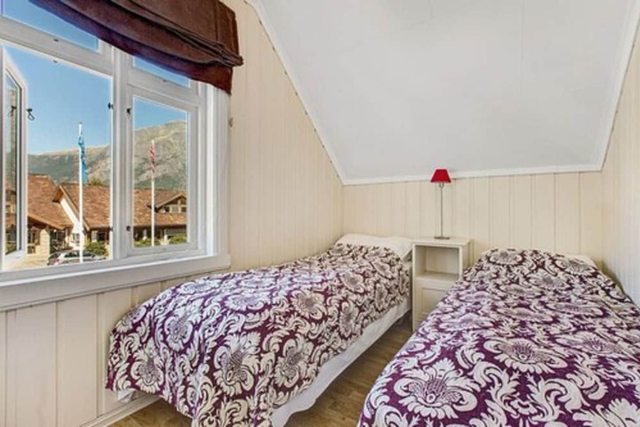 Room 6 of 46