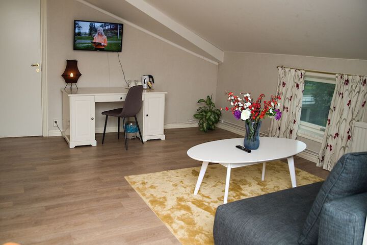 Room 10 of 27