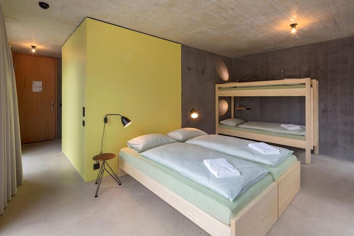 Room 16 of 41