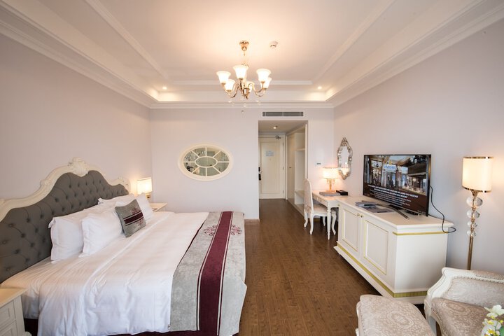 Room 14 of 111