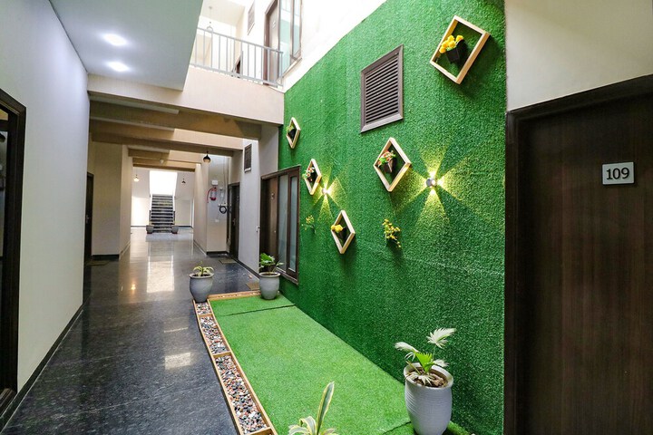 Hotel Interior 4 of 35