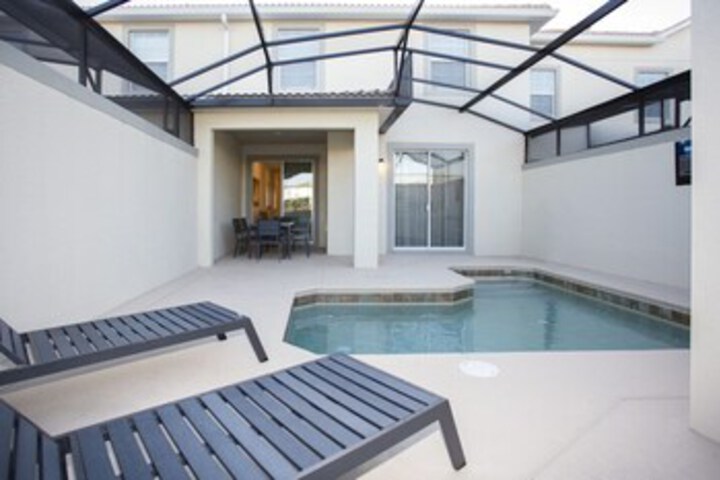 Pool 22 of 42