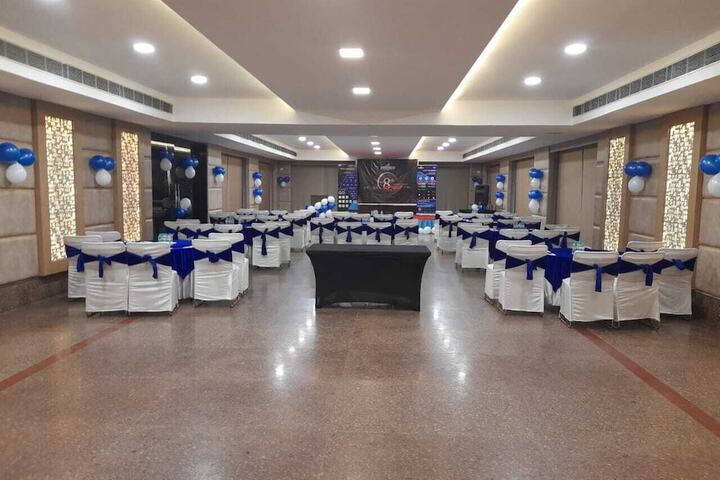 Ballroom/Hall 42 of 61