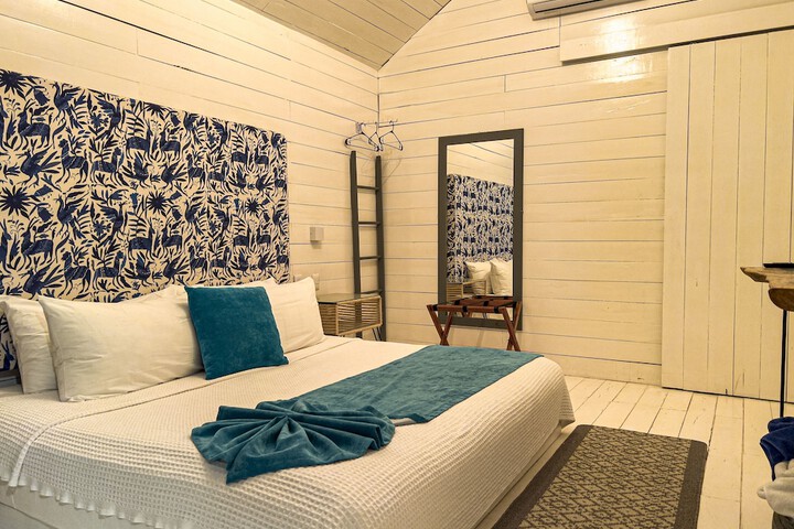 Room 9 of 22