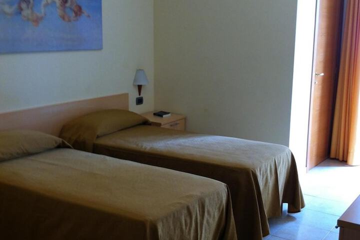 Room 15 of 51