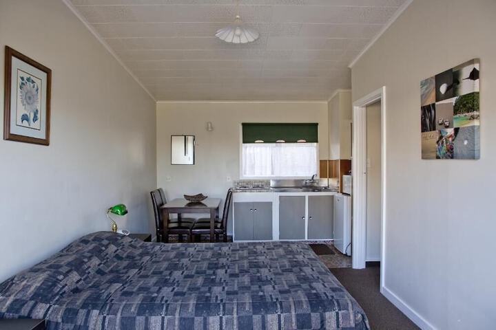 Room 5 of 32