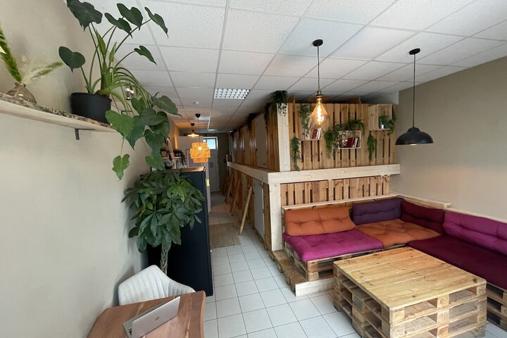 Lounge 39 of 60