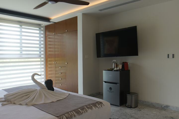 Room 27 of 74