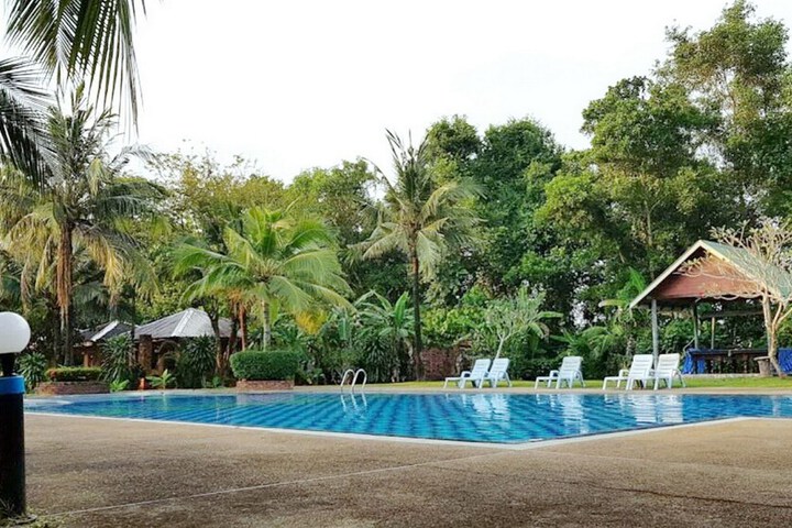 Pool 64 of 105