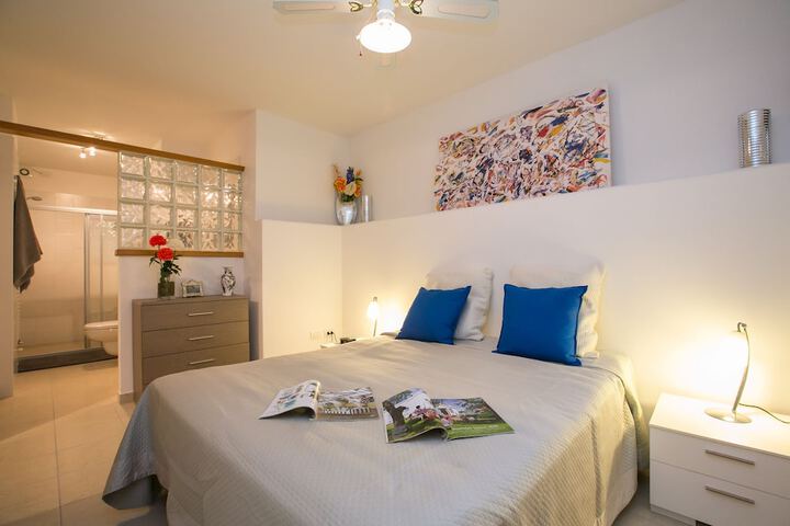 Room 5 of 27