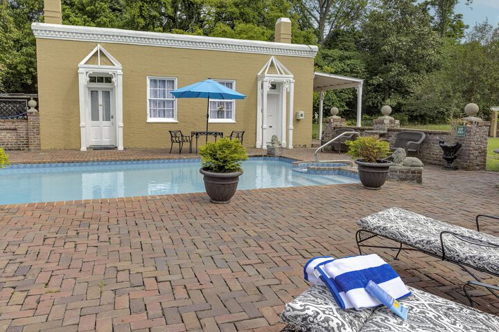 Hotel Exterior 140 of 145