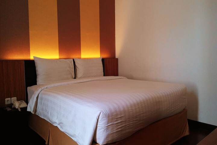 Room 6 of 32