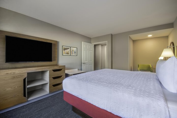 Room 8 of 45