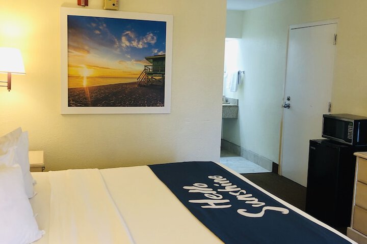 Room 4 of 41
