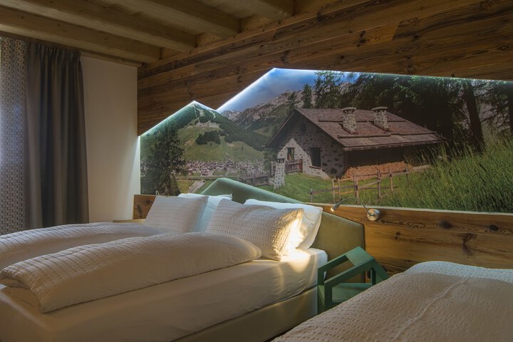 Room 15 of 44