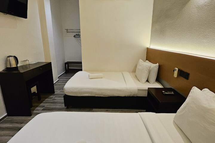 Room 54 of 102