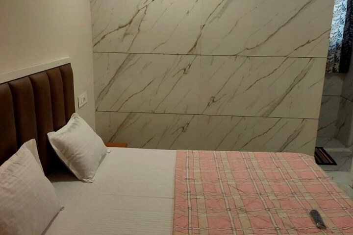 Room 3 of 14