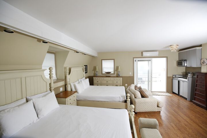Room 9 of 384